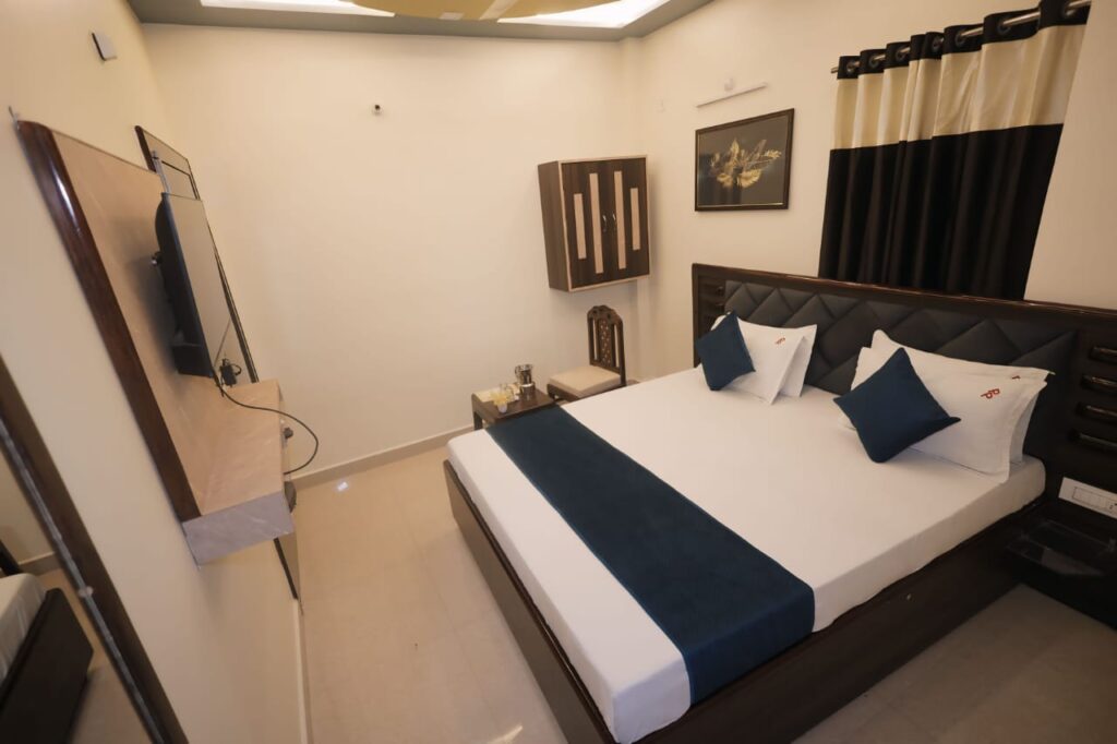hotel in mathura