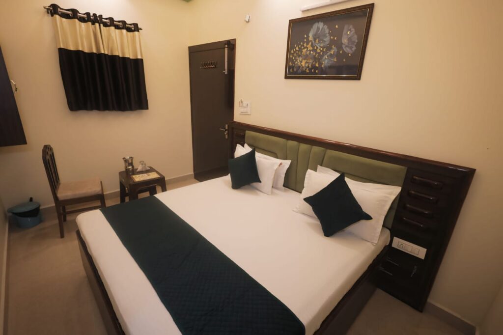 hotel in sonkh, mathura