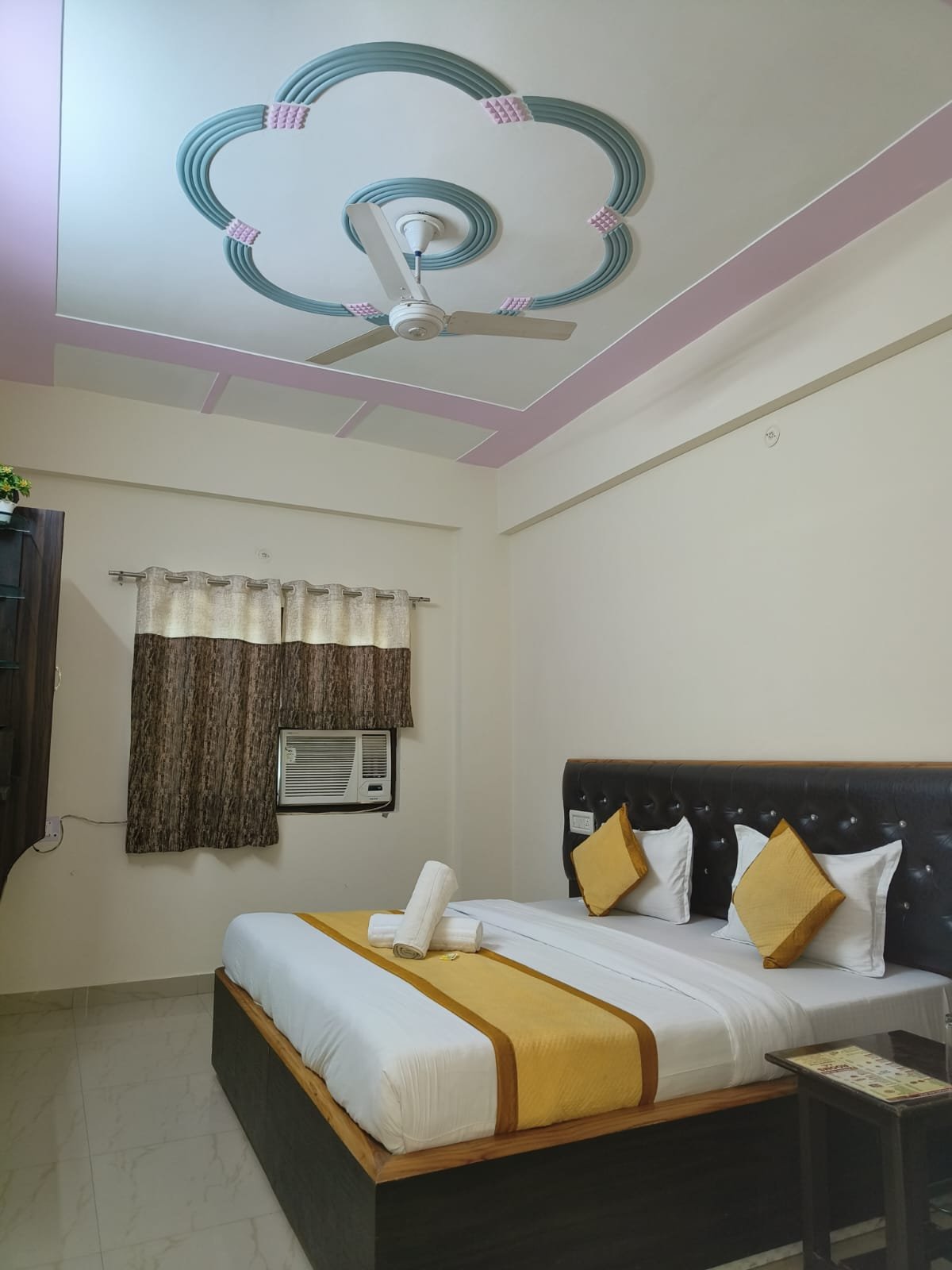 stander room mathura